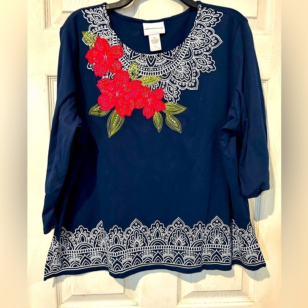 NWOT Alfred Dunner Navy Knit Top with Pink Embroidered Flowers